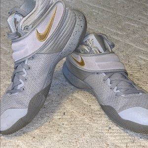 Men’s Nike kyrie 2 basketball shoes